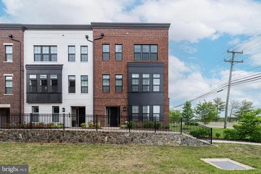 43927 HURLEYS HUNT TERRACE - Photo 1