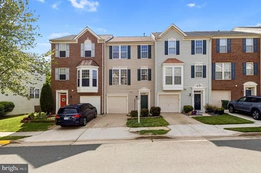 1526 GROSBEAK COURT