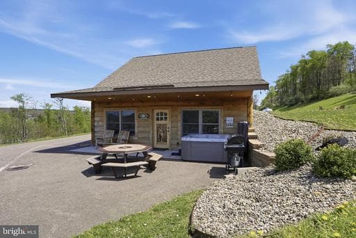 41 GRANDVIEW BOULEVARD - Photo 1