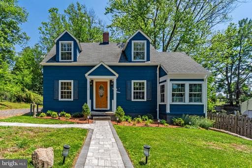 69 MOFFETT AVENUE - Photo 1