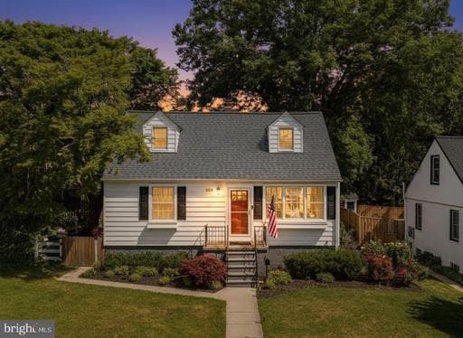 508 OVERCREST ROAD - Photo 1