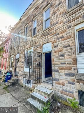 2435 HOFFMAN STREET - Photo 1