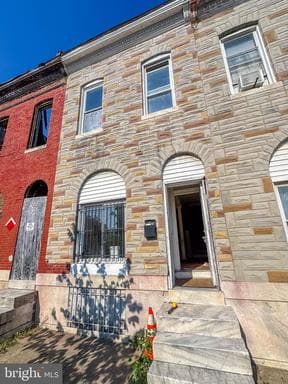 1218 MONTFORD AVENUE - Photo 1