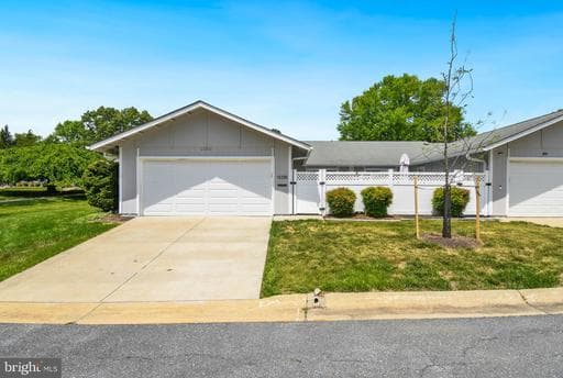 15200 HYDE PARK DRIVE 36-A - Photo 1
