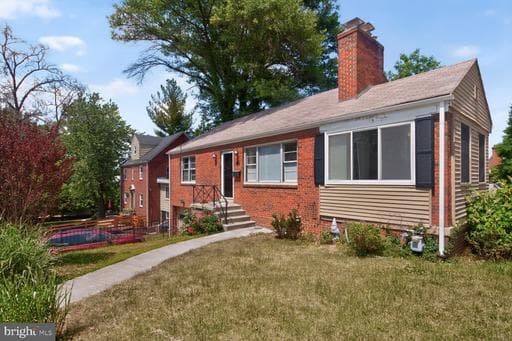 3414 HIGHWOOD DRIVE - Photo 1