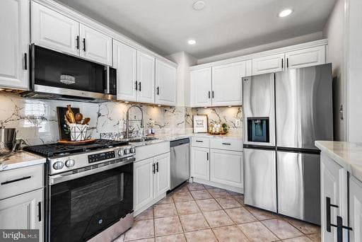812 FOREST GLEN ROAD