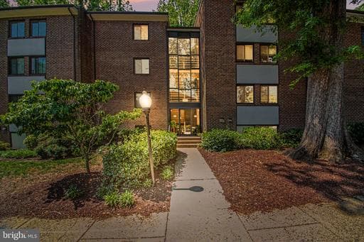 1417 Northgate Sq, Reston, VA 20190-3733, United States - Photo 1
