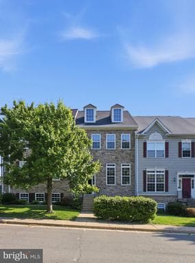 406 LEEDS RIDGE COURT - Photo 1