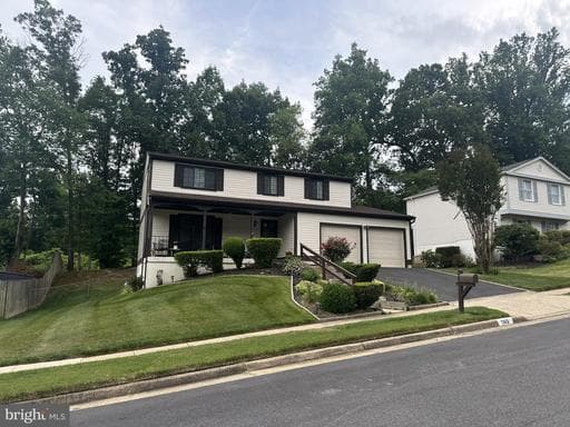 7613 Springfield Hills Dr, Springfield, VA 22153-3127, United States - Photo 1