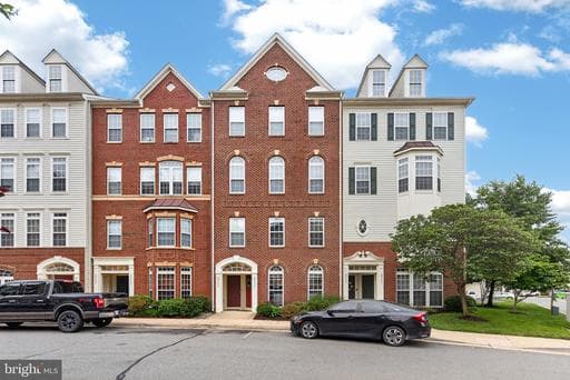 25335 Curiosity Sq, Aldie, VA 20105, United States - Photo 1