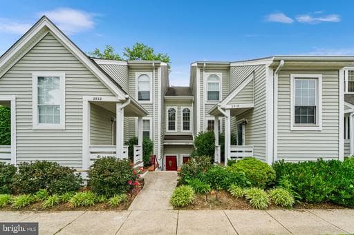 2912 YARLING COURT
