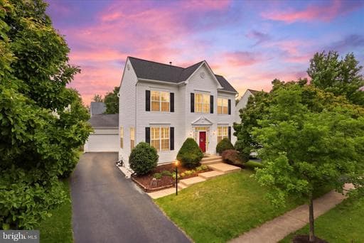 25352 Ripleys Field Dr, Chantilly, VA 20152-4443, United States - Photo 1