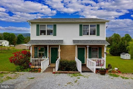 117 WARREN AVENUE - Photo 1