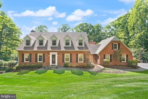 4924 Wood Lilly Ct, Woodbridge, VA 22192-6137, United States - Photo 1