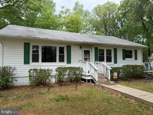 161 Electric Ave, Heathsville, VA 22473-2422, United States - Photo 1