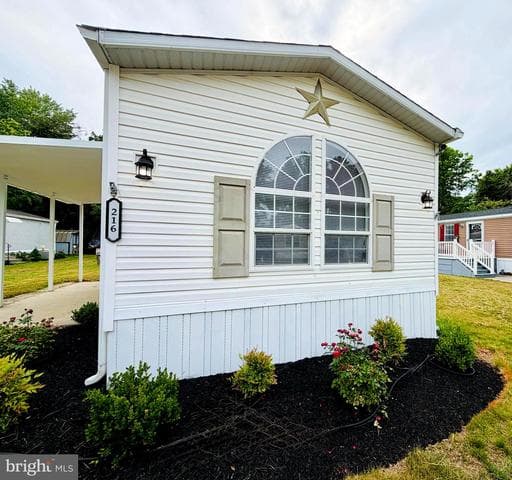 216 SAND CASTLE BOULEVARD - Photo 1