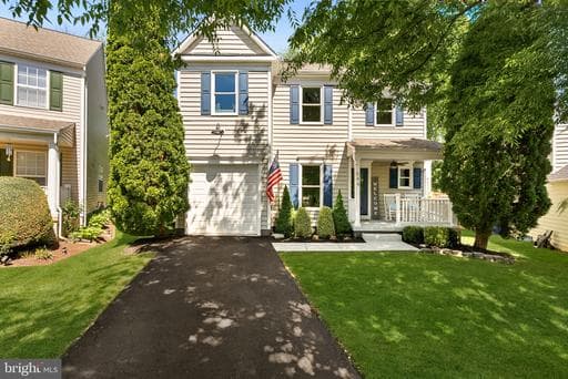 644 NATHAN PLACE - Photo 1