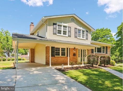 5401 AMBERWOOD LANE - Photo 1