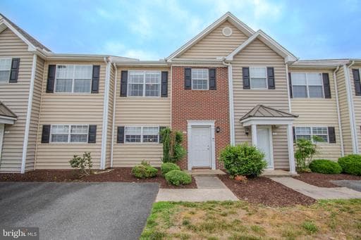 1140 FAIRVIEW LANE 1140