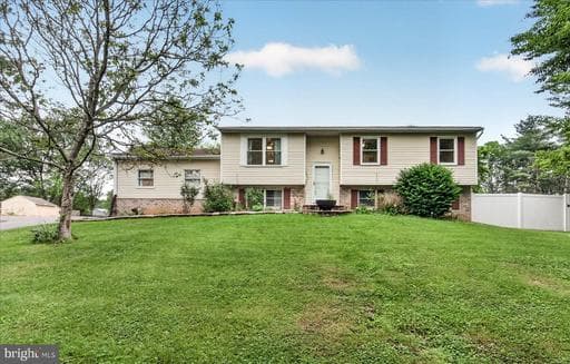 7741 MCCLELLAN AVENUE - Photo 1