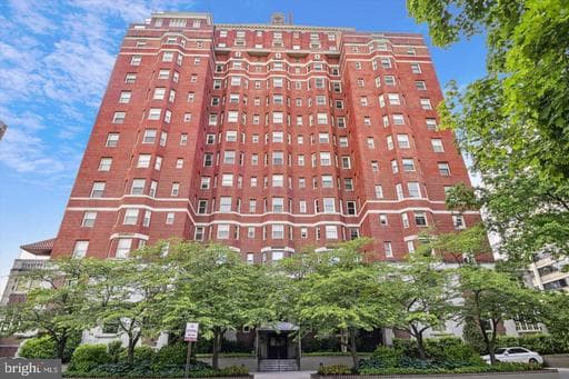 3908 N CHARLES STREET 402 - Photo 1
