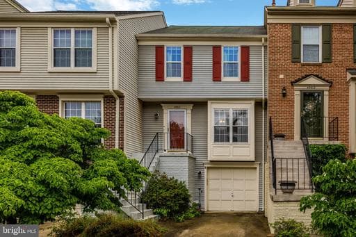 45610 Whitcomb Sq, Sterling, VA 20166-3002, United States - Photo 1