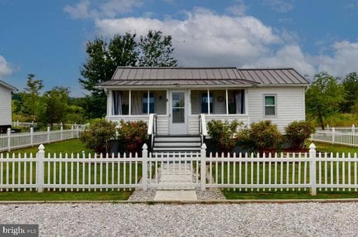 5237 BREEZY POINT ROAD - Photo 1