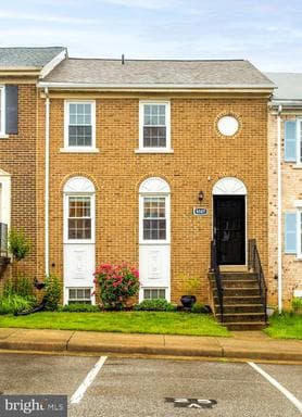 9507 Saluda Ct, Lorton, VA 22079-4327, United States - Photo 1