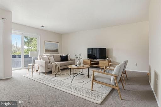 10214 PRINCE PLACE 8-202