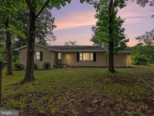 6223 TOWNSEND DRIVE - Photo 1
