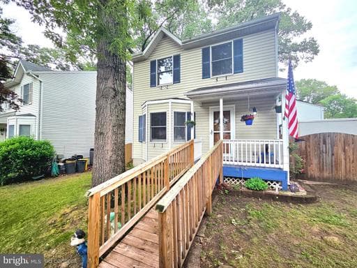 7853 FERNHILL AVENUE - Photo 1
