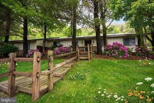 1724 MOSSER ROAD 11 - Photo 1