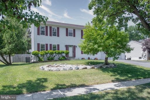 13305 Coldwater Dr, Fort Washington, MD 20744-5427, United States - Photo 1
