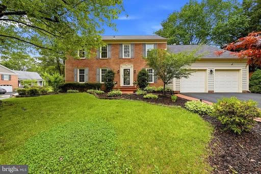 8900 KENILWORTH DRIVE - Photo 1