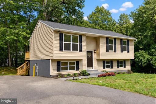 2024 YEW COURT - Photo 1