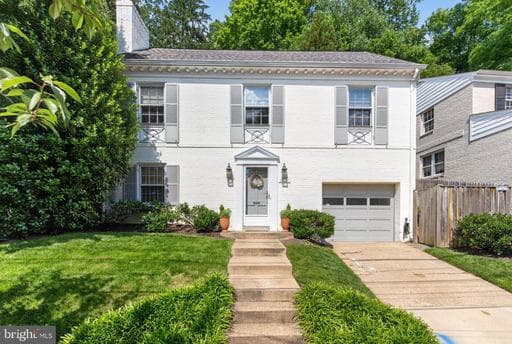 5721 MACARTHUR BOULEVARD - Photo 1