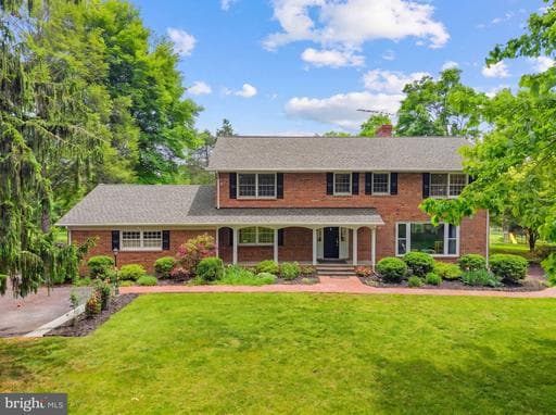 19059 CARLETON DRIVE - Photo 1