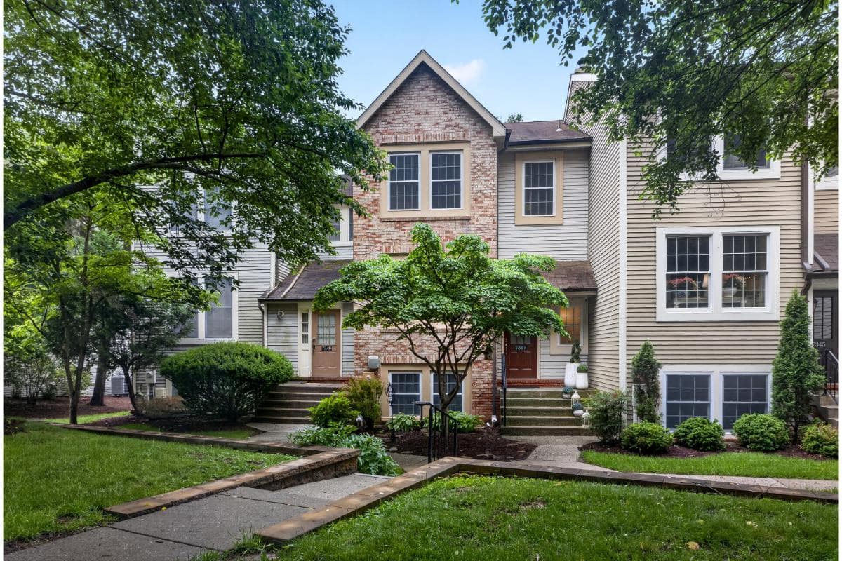 7347 Swan Point Way, Columbia, MD 21045-5010, United States - Photo 1