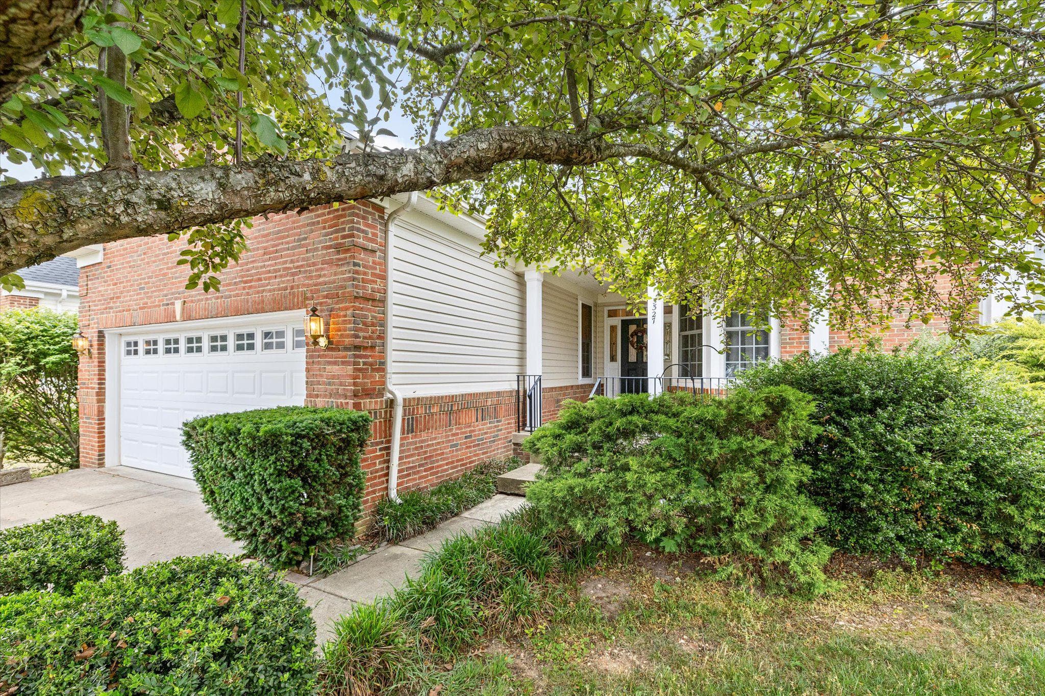 5327 W PHILIPPI PLACE - Photo 1