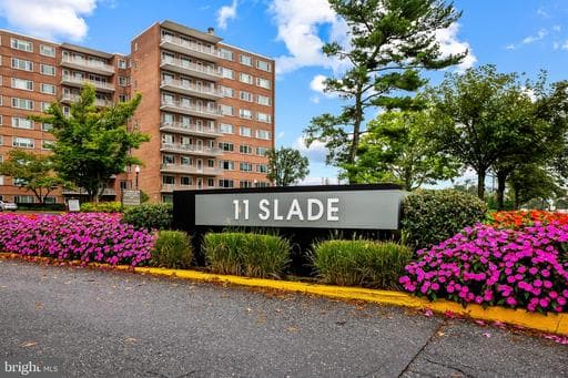 11 SLADE AVENUE 911