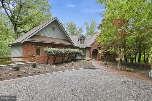 2809 CLOVE LANE - Photo 1