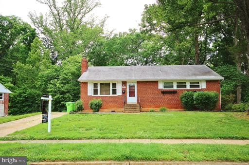 5504 INVERCHAPEL ROAD - Photo 1