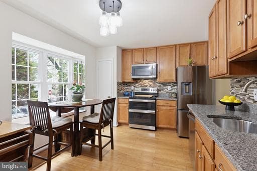 8346 Stationhouse Ct, Lorton, VA 22079-1206, United States - Photo 1