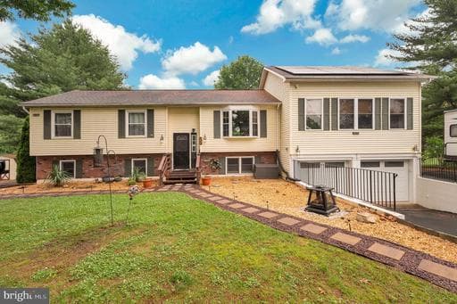 8908 JENNINGS LANE - Photo 1