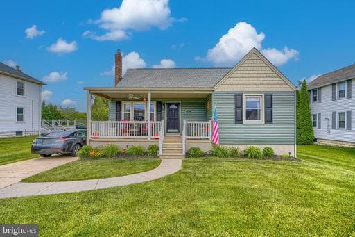 3022 EAST AVENUE - Photo 1