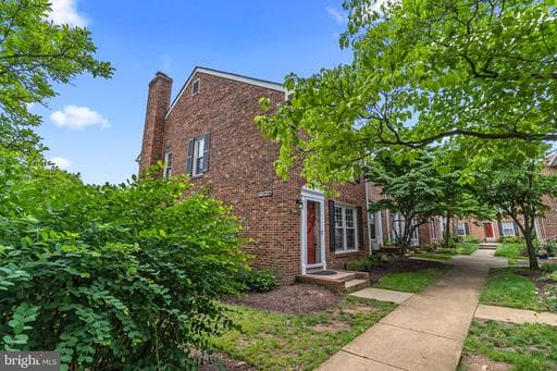 2508 S Arlington Mill Dr, Arlington, VA 22206-4025, United States - Photo 1