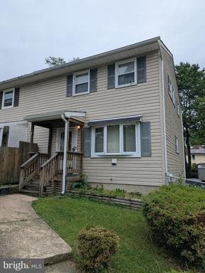 330 LABURNUM ROAD - Photo 1