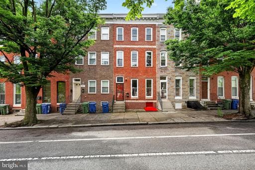 1014 N BROADWAY - Photo 1
