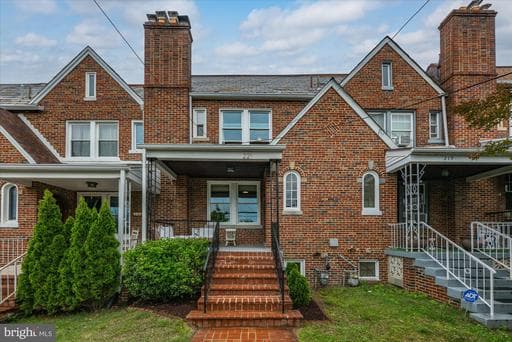 221 INGRAHAM STREET - Photo 1