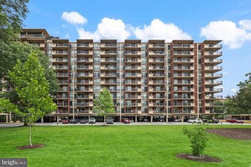 1300 ARMY NAVY DRIVE 320